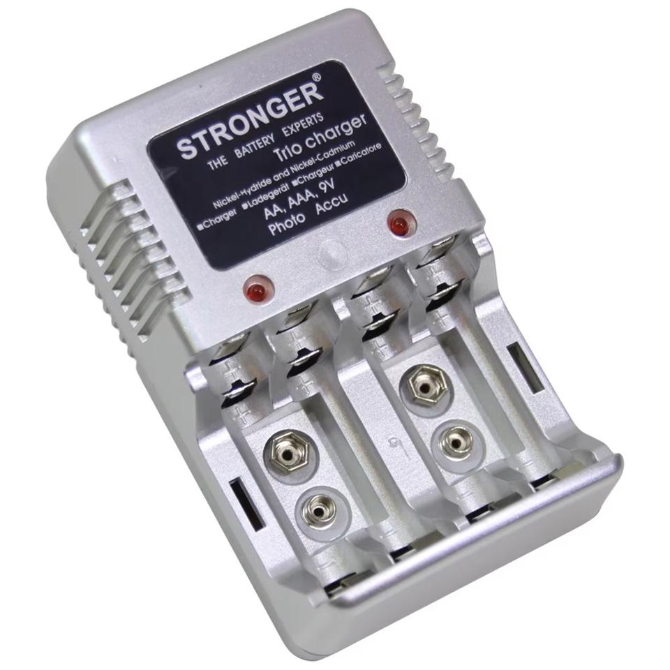 Univerzális elemtöltő + 4 db tölthető 2100mAh ceruza akku
